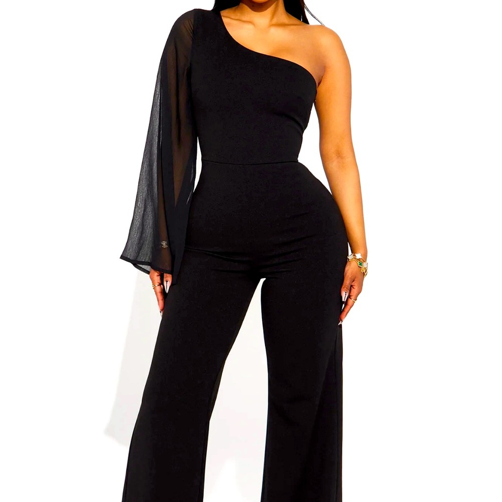 Beautiful one should Fashion Nova Jumpsuit 🔥